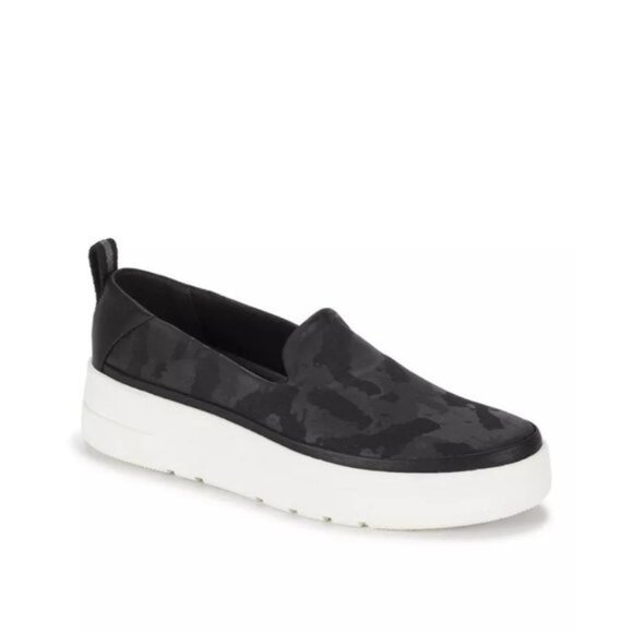 BareTraps Nevin Platform Slip On Shoes in Black Camo - Picture 1 of 6